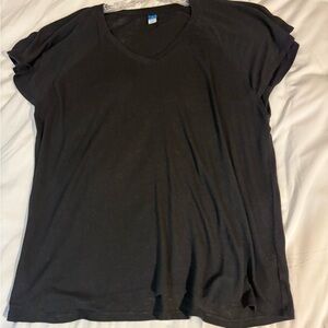Old Navy Women’s Black Tee